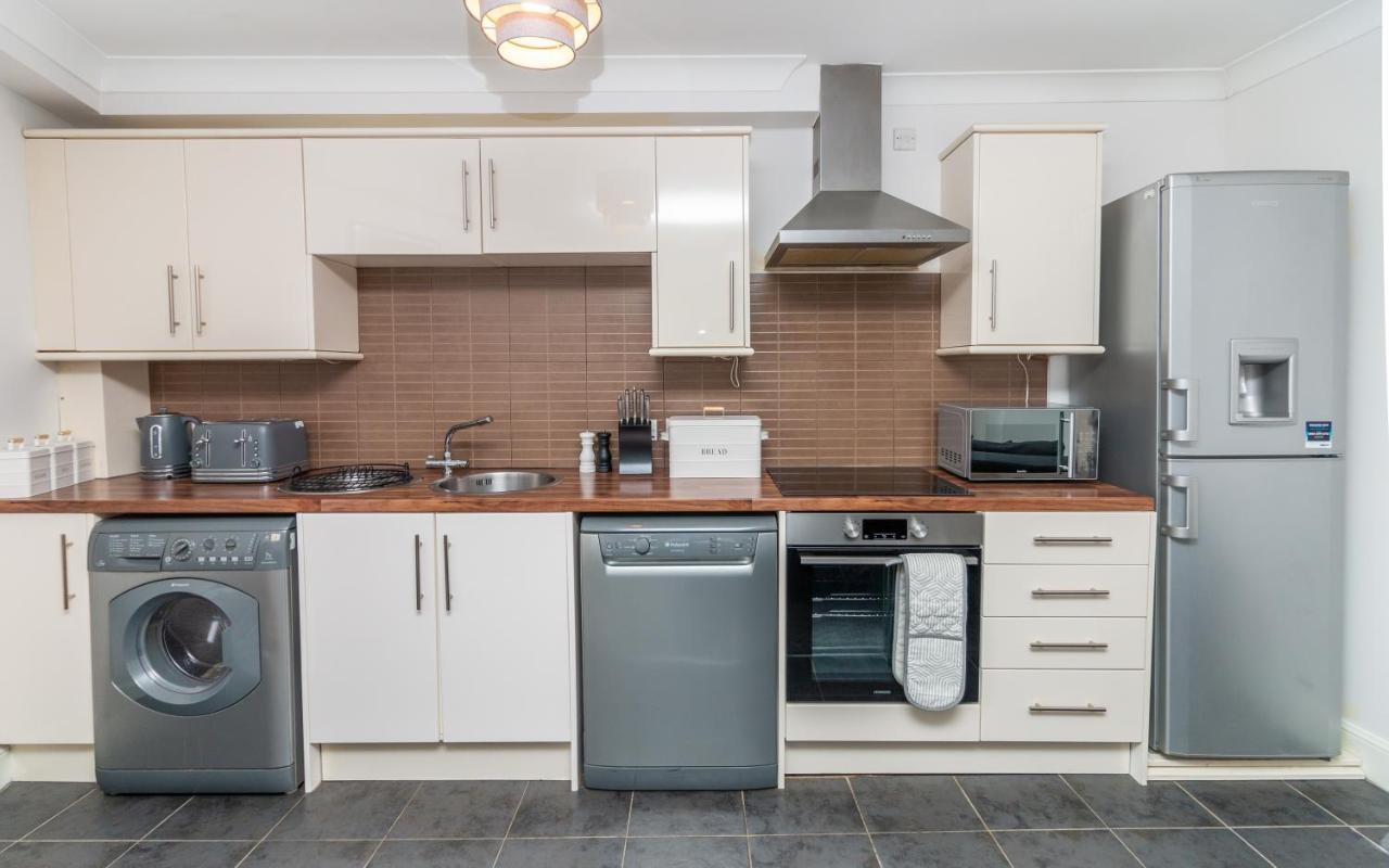 D'City Apartment, Up To 5 Guests Данди Экстерьер фото