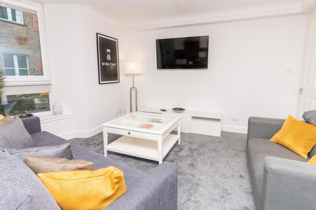 D'City Apartment, Up To 5 Guests Данди Экстерьер фото